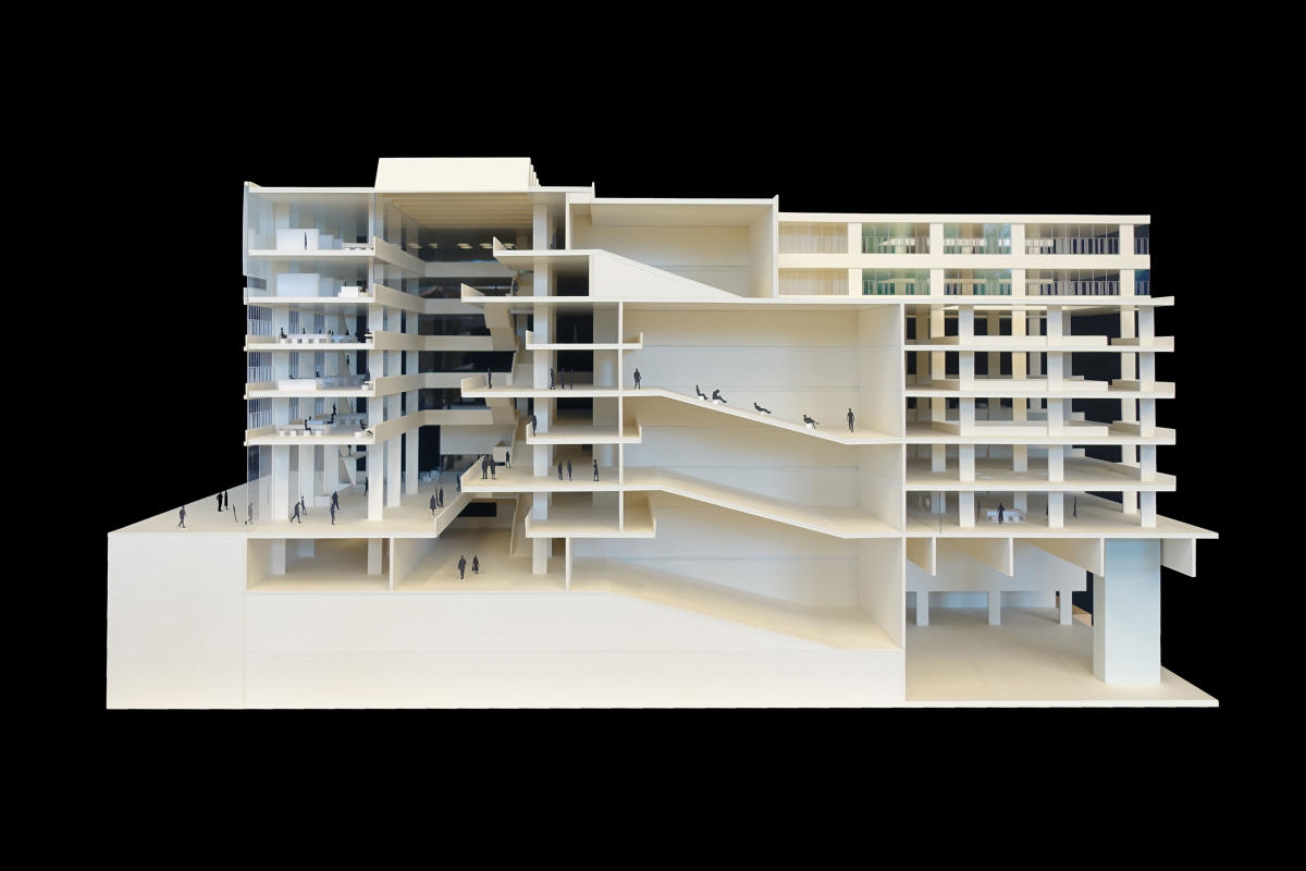 Forum Uni Zurich. Model.